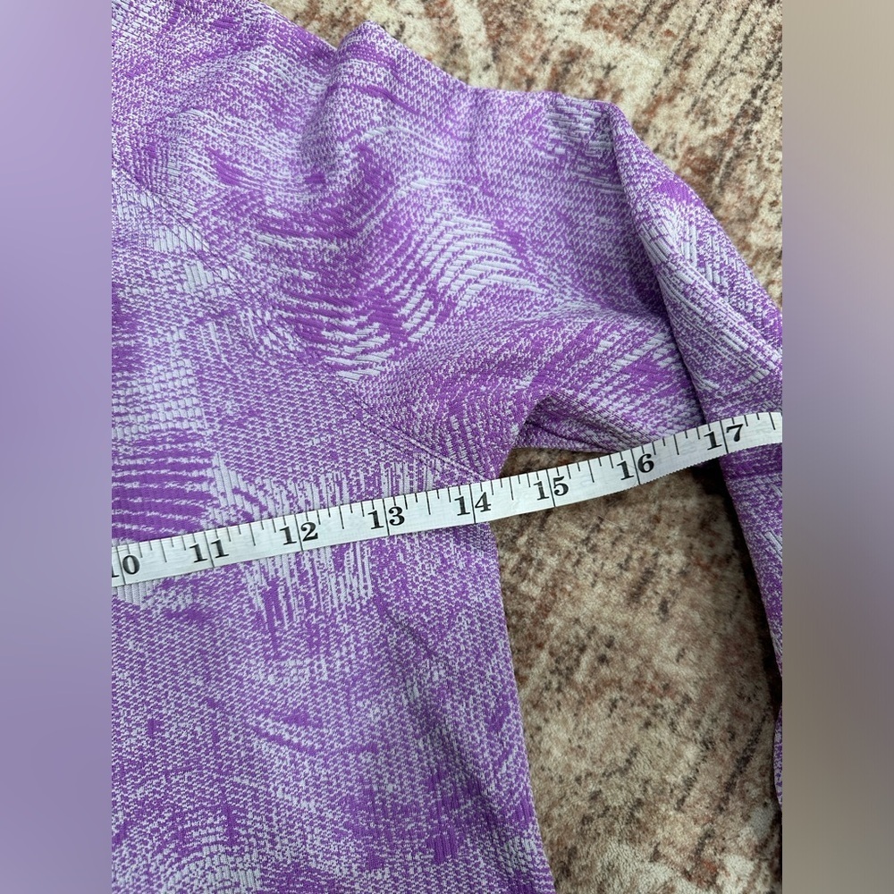 Lululemon Women Size 2 Long Sleeve Rest Less Pullover Purple Thumb Loop Lavender - Picture 6 of 9